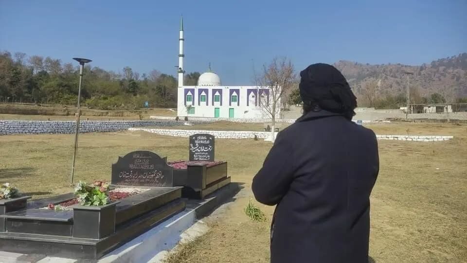 Instagram post from chura_shareef. This post is in position 5.